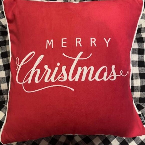 Other - Merry Christmas Pillow EUC 17 x 17